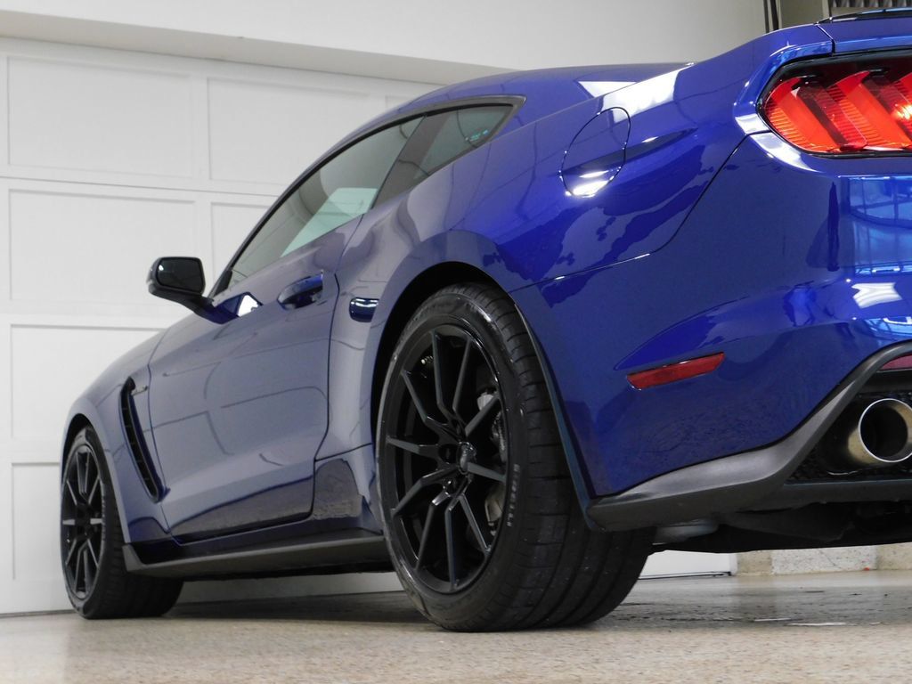 Used 2016 Ford Mustang Shelby GT350 w/ Technology Package RWD image 69