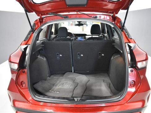Certified 2023 Nissan Kicks SR FWD image 29