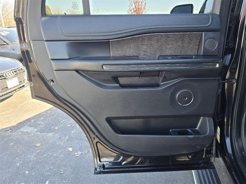 Used 2019 Ford Expedition Limited w/ Driver Assistance Package image 24
