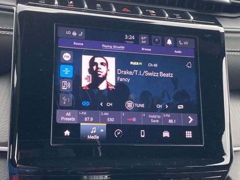 Certified 2024 Jeep Grand Cherokee Altitude image 10