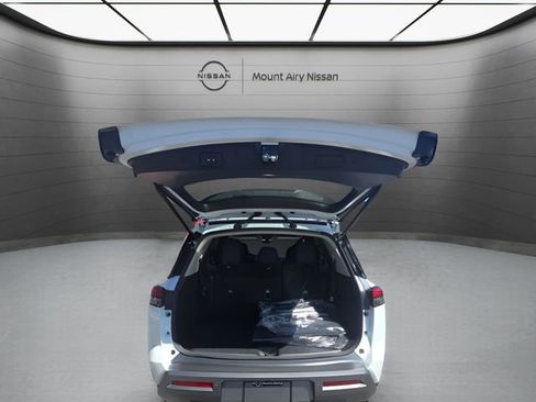New 2026 Nissan Pathfinder SL w/ SL Premium Package AWD/4WD image 9