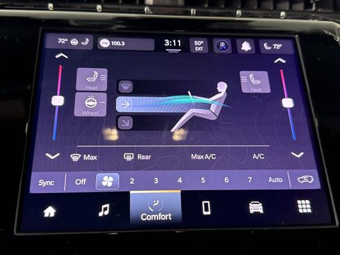 New 2025 Jeep Grand Cherokee Altitude image 19