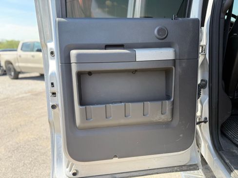 Used 2014 Ford F350 Lariat w/ Chrome Package image 8