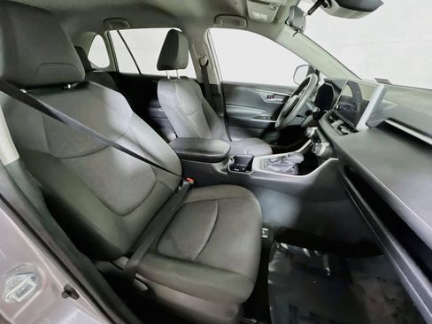 Certified 2025 Toyota RAV4 XLE AWD/4WD image 24