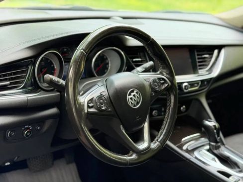 Used 2018 Buick Regal Preferred FWD image 11