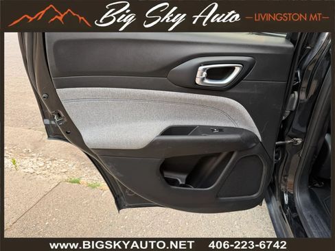 Used 2024 Jeep Compass Sport AWD/4WD image 15