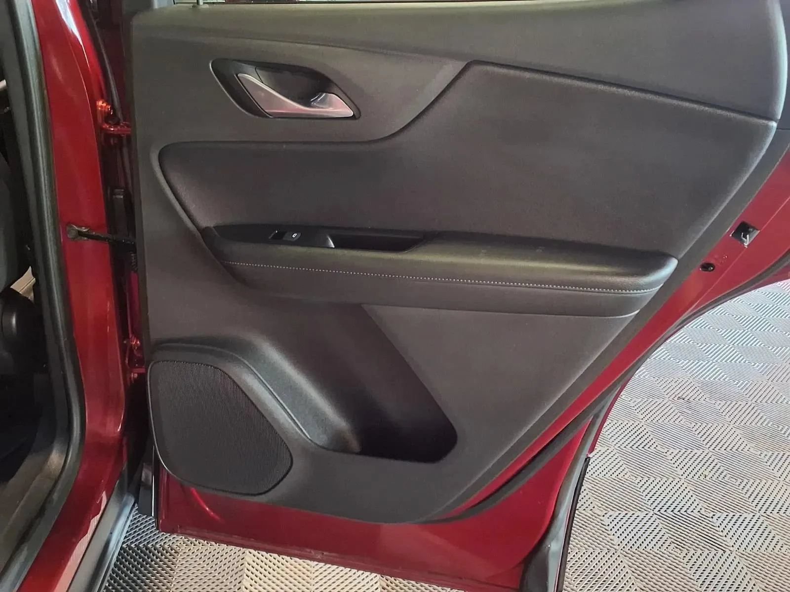 Used 2019 Chevrolet Blazer LT FWD image 10