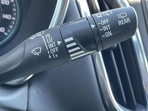 Used 2024 Chevrolet Equinox LT FWD image 33