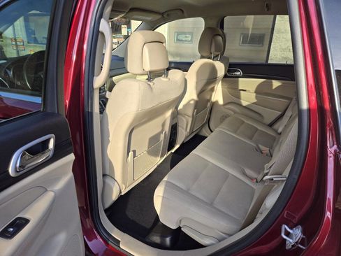 Used 2021 Jeep Grand Cherokee Laredo image 11