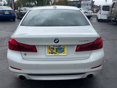 Used 2019 BMW 530e w/ Convenience Package image 7