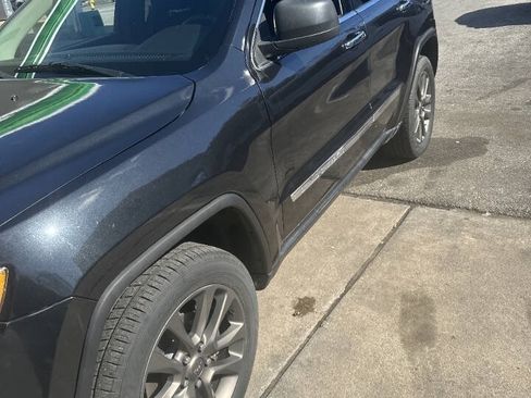 Used 2011 Jeep Grand Cherokee Laredo AWD/4WD image 4