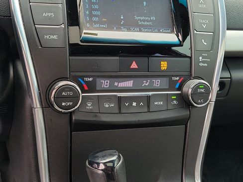 Used 2015 Toyota Camry XSE w/ Moonroof Package image 27