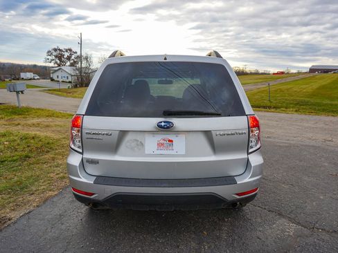 Used 2011 Subaru Forester 2.5X Premium w/ All-Weather Pkg image 4