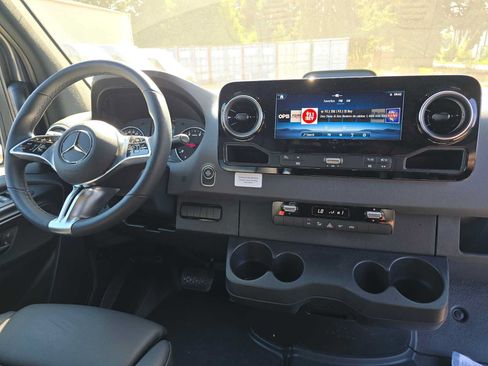 Used 2026 Mercedes-Benz Sprinter 2500 image 12
