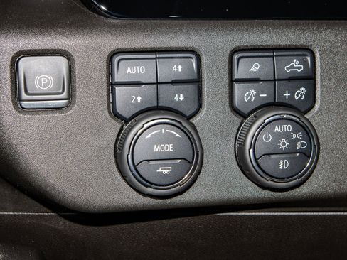 Used 2024 Chevrolet Silverado 1500 LTZ w/ LTZ Convenience Package II image 27