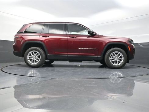 New 2025 Jeep Grand Cherokee Laredo image 24