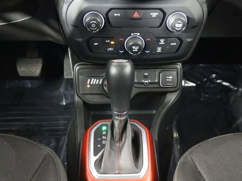 Used 2018 Jeep Renegade Trailhawk w/ Safety & Security Group image 28