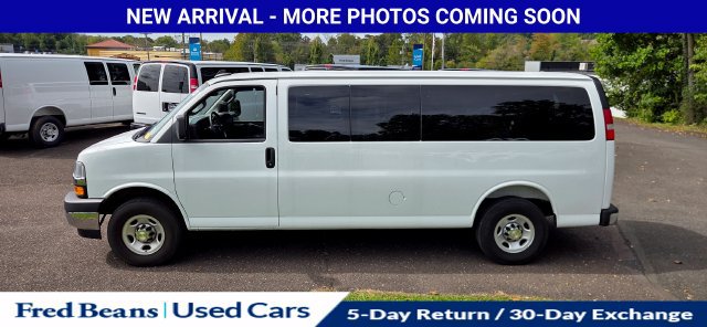Used 2025 Chevrolet Express 3500 LT w/ LT Preferred Equipment Group RWD image 5