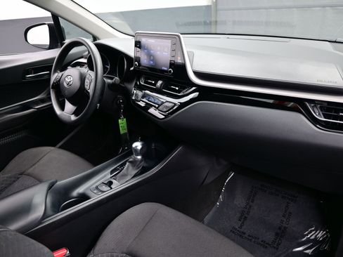 Used 2021 Toyota C-HR LE FWD image 14