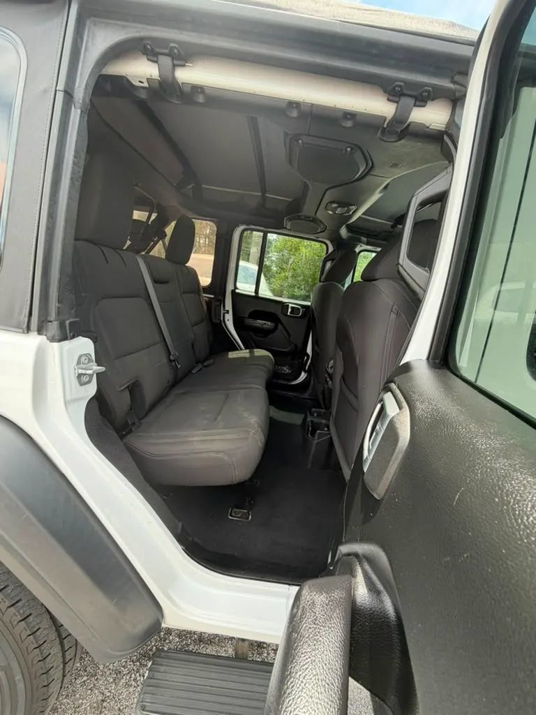 Used 2018 Jeep Wrangler Unlimited Sport S AWD/4WD image 15