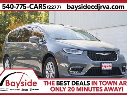 Used 2022 Chrysler Pacifica Touring-L