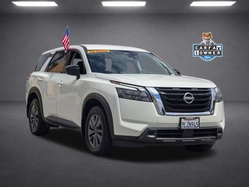 Used 2024 Nissan Pathfinder S FWD image 2