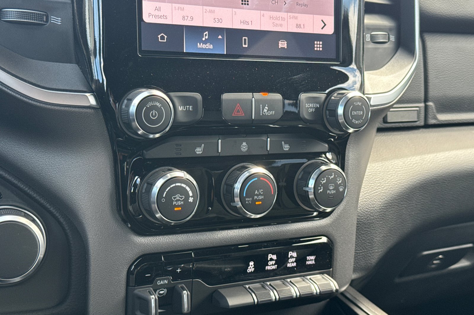 New 2027 RAM 1500 Big Horn w/ Night Edition AWD/4WD image 18