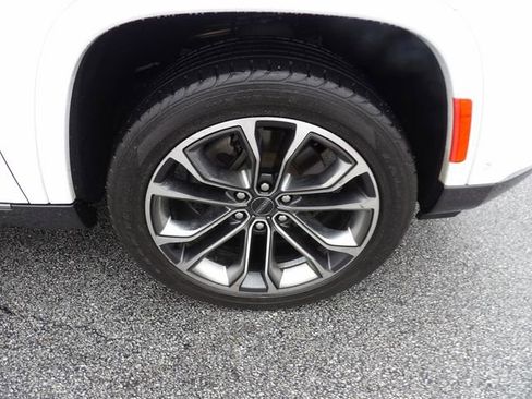 Used 2022 Jeep Grand Wagoneer Series III w/ Rear Seat Video Group 1 image 12