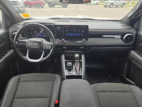 Used 2025 Chevrolet Colorado Z71 image 14