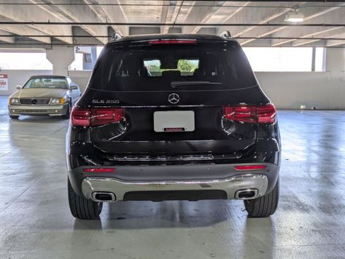 Used 2025 Mercedes-Benz GLB 250 image 9