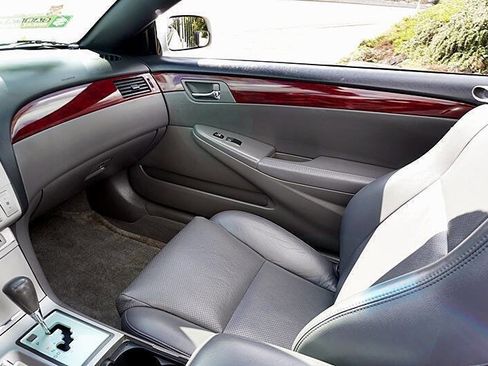 Used 2005 Toyota Solara SLE image 24