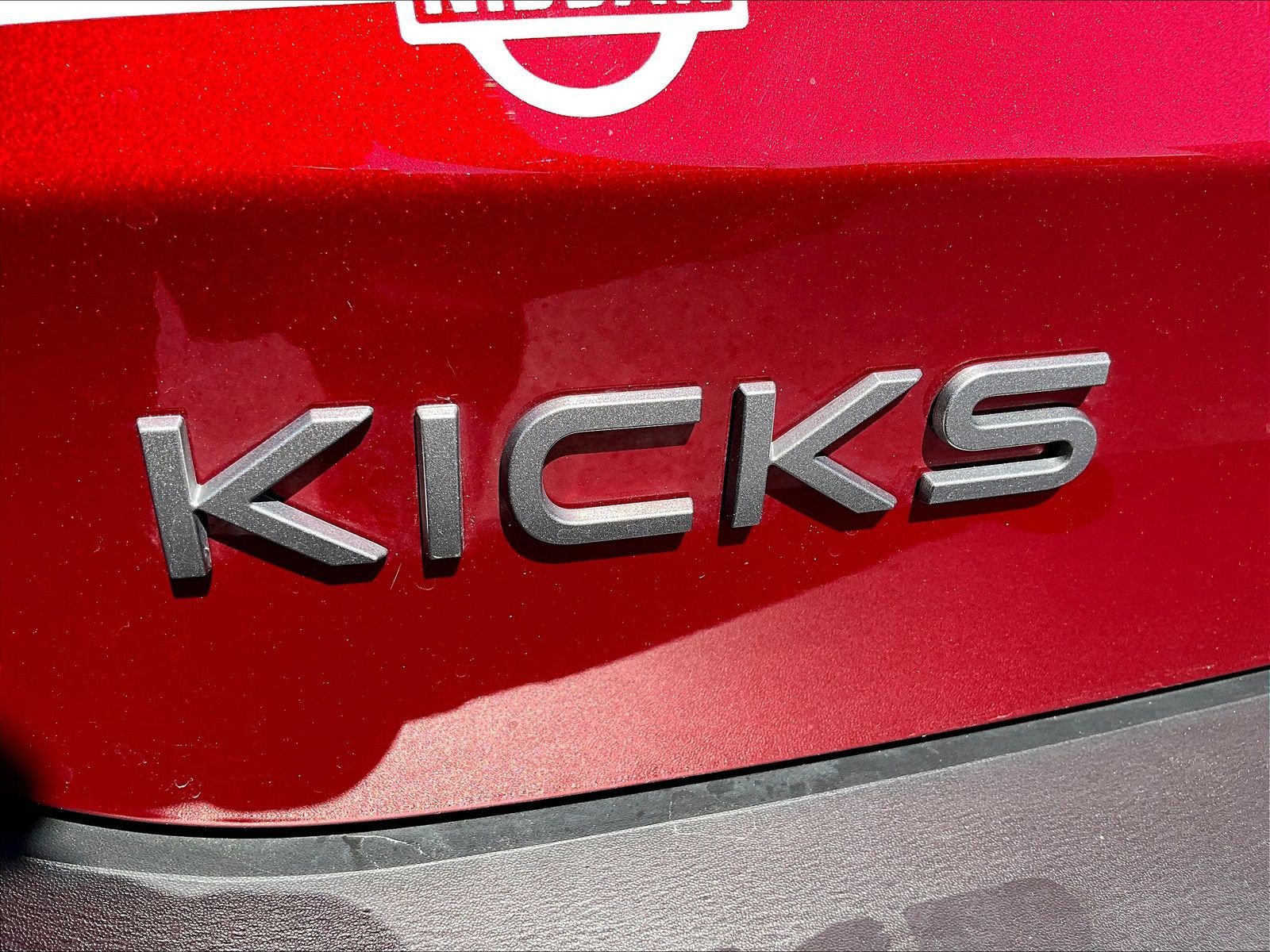 Certified 2025 Nissan Kicks SR FWD image 27