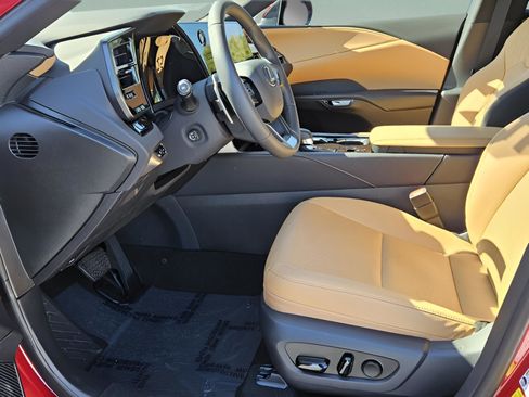 Used 2025 Lexus RX 350h w/ Accessory Package (P3) AWD/4WD image 11