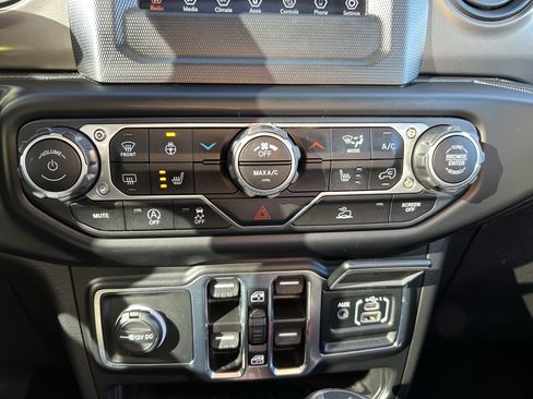 Used 2023 Jeep Wrangler Sport S image 14