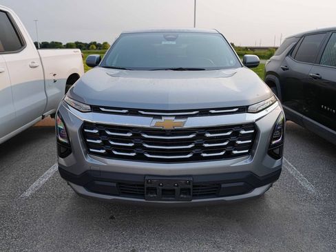 Used 2026 Chevrolet Equinox LT AWD/4WD image 2