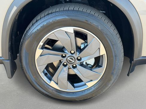 Used 2026 Nissan Rogue SV image 10