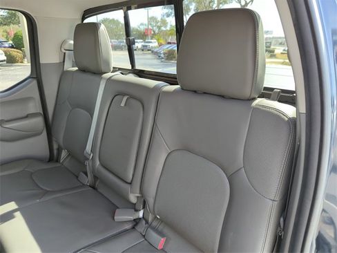 Certified 2019 Nissan Frontier SL image 29