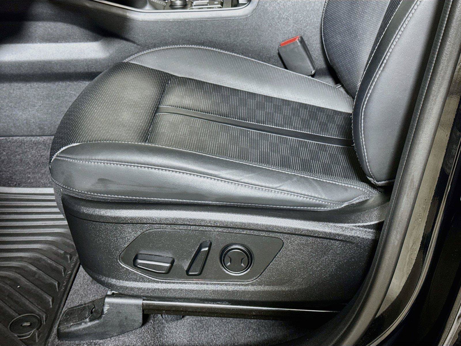 Used 2025 Kia Sorento S FWD image 17