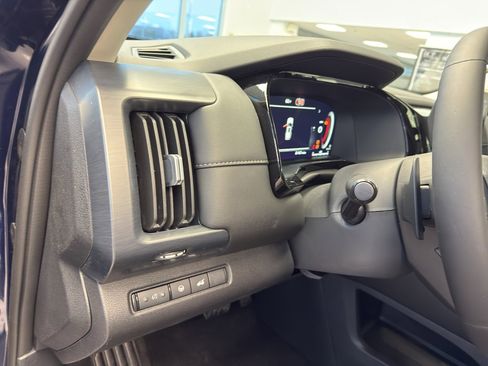 New 2026 Nissan Pathfinder SL image 13