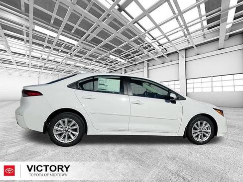 Used 2026 Toyota Corolla LE image 2