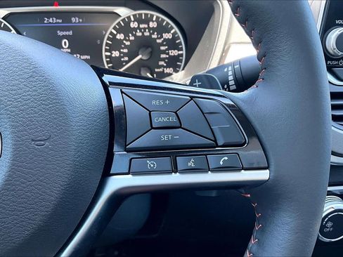 Used 2023 Nissan Altima 2.5 SR FWD image 24