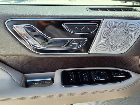 Certified 2022 Lincoln Navigator Reserve RWD image 23