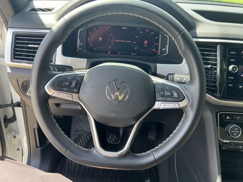 Certified 2023 Volkswagen Atlas Cross Sport SE w/ Panoramic Sunroof Package FWD image 16