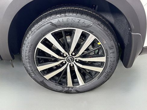 New 2025 Nissan Pathfinder Platinum w/ Cargo Package image 34