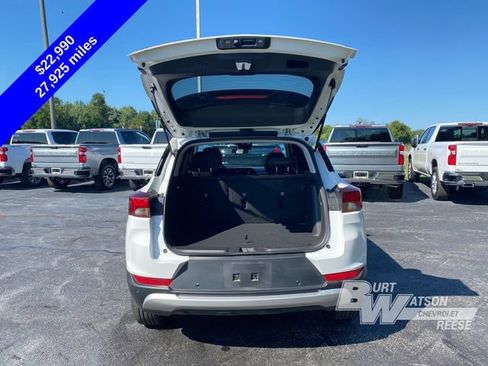 Used 2024 Chevrolet TrailBlazer LT w/ LT Cold Weather Package AWD/4WD image 18
