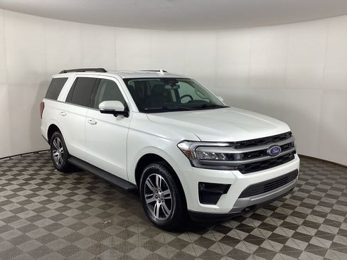 Used 2024 Ford Expedition XLT AWD/4WD image 1