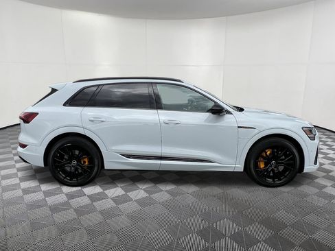 Used 2022 Audi e-tron Chronos AWD/4WD image 7