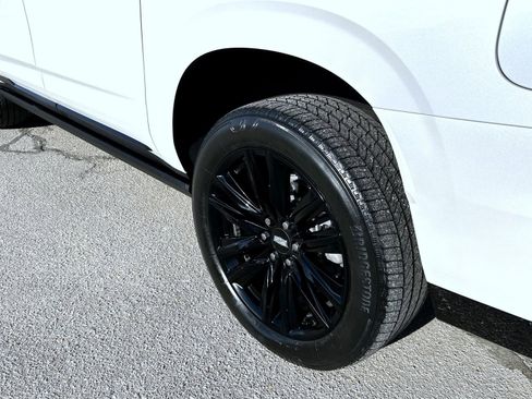 Certified 2023 Cadillac Escalade ESV Sport Platinum image 12