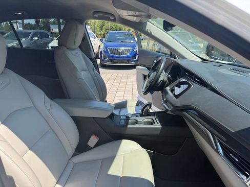 Used 2019 Cadillac XT4 Premium Luxury w/ Driver Awareness Package FWD image 16