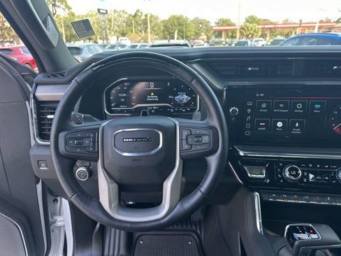 Used 2025 GMC Sierra 1500 Denali image 2